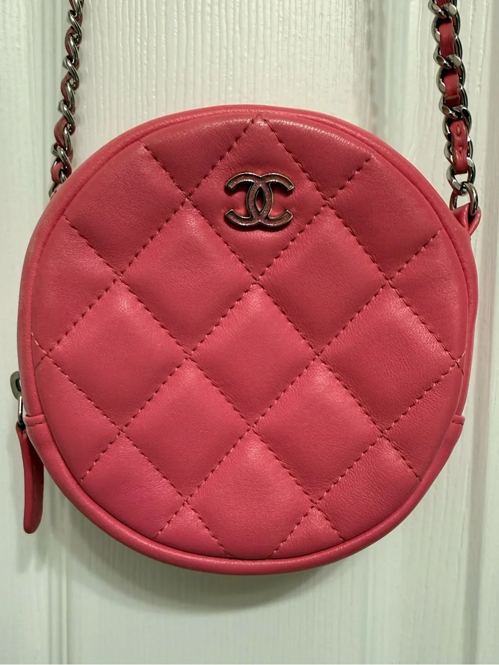 *Authentic* CHANEL - Leather Quilted Crossbody Bag w/ COA